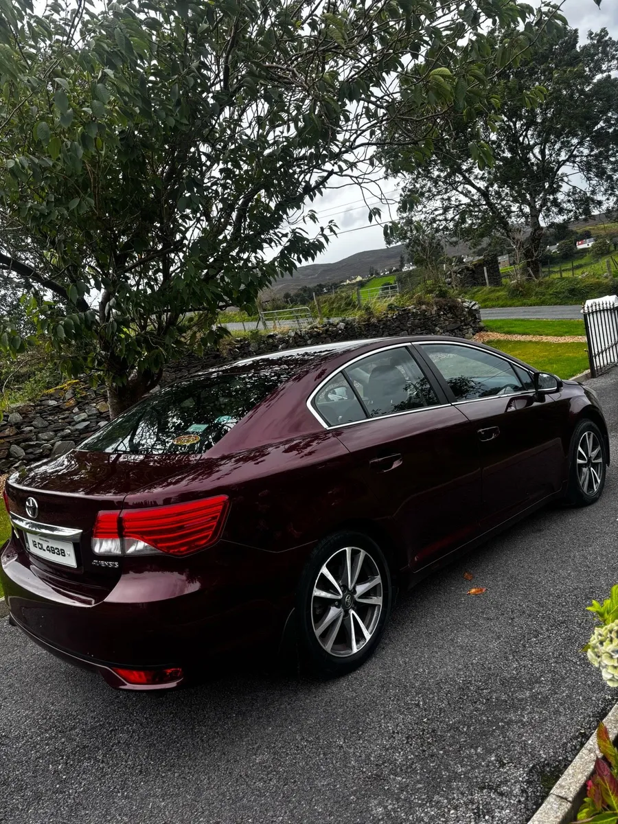 2012 Toyota Avensis - Image 1