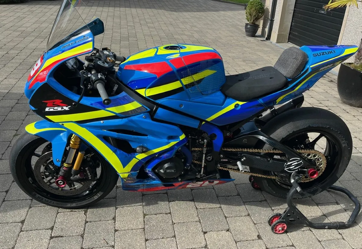 Suzuki GSX-R 1000/600 race track bike - Image 2