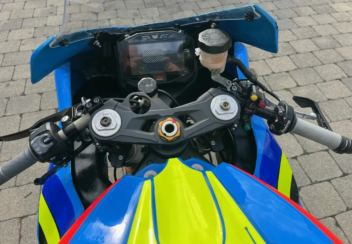 Suzuki GSX-R 1000/600 race track bike - Image 3