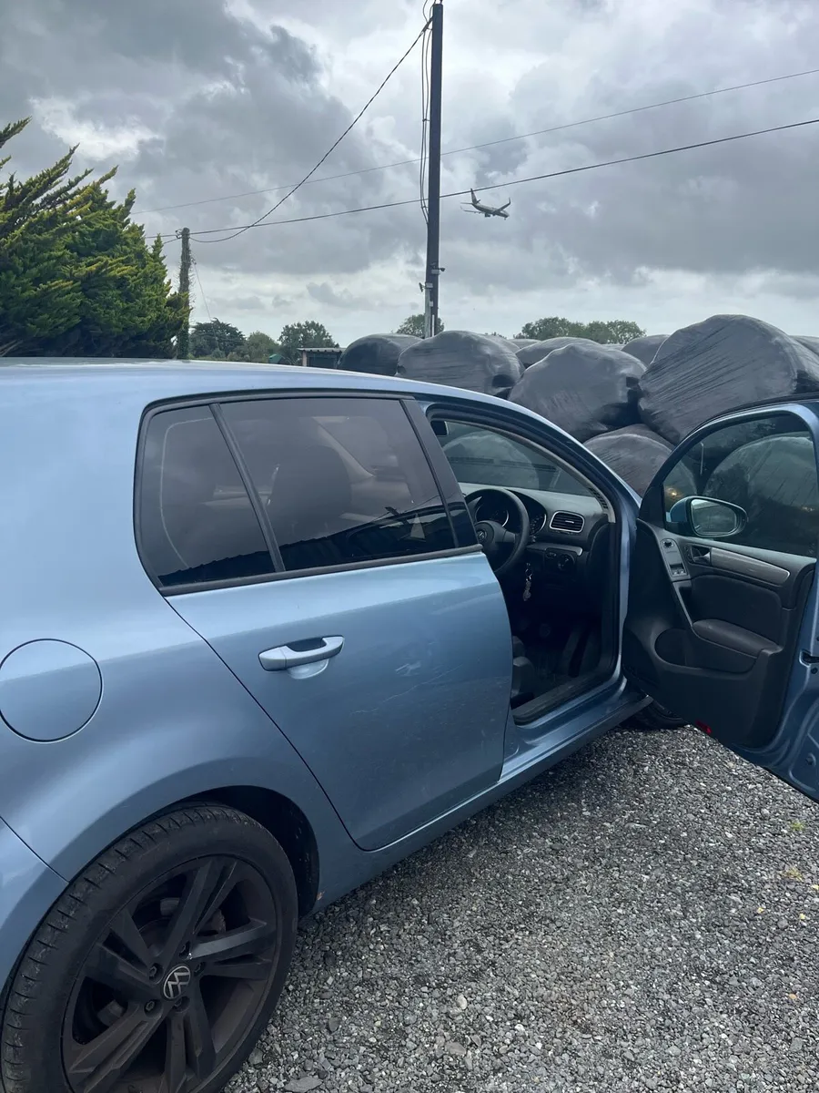 Volkswagen Golf mk6 1.6 (READ AD) - Image 1