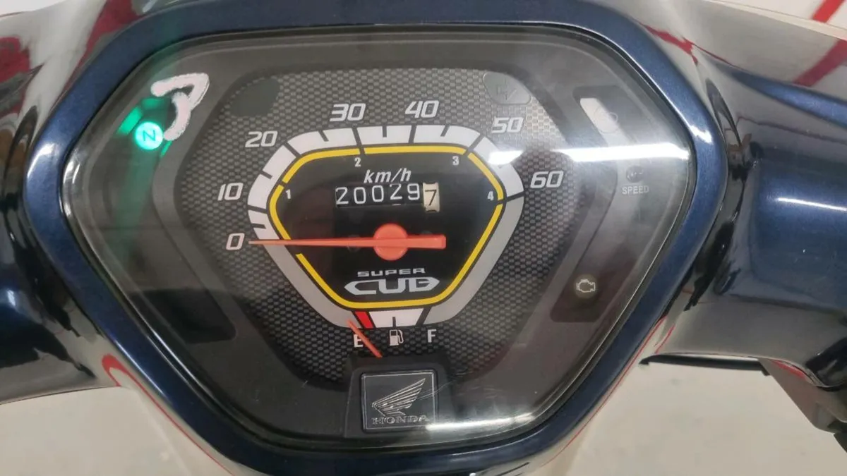 Honda Super Cub 50 New Shape - Image 4