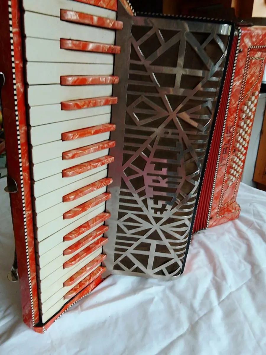 Piano accordion - Image 3