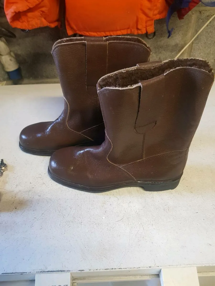 BOOTS - Image 1