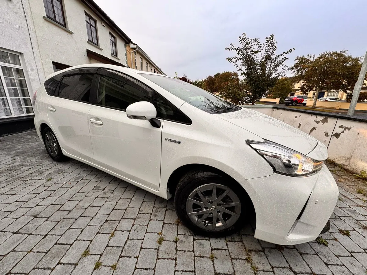 TOYOTA PRIUS ALPHA 7 SEATER - Image 2
