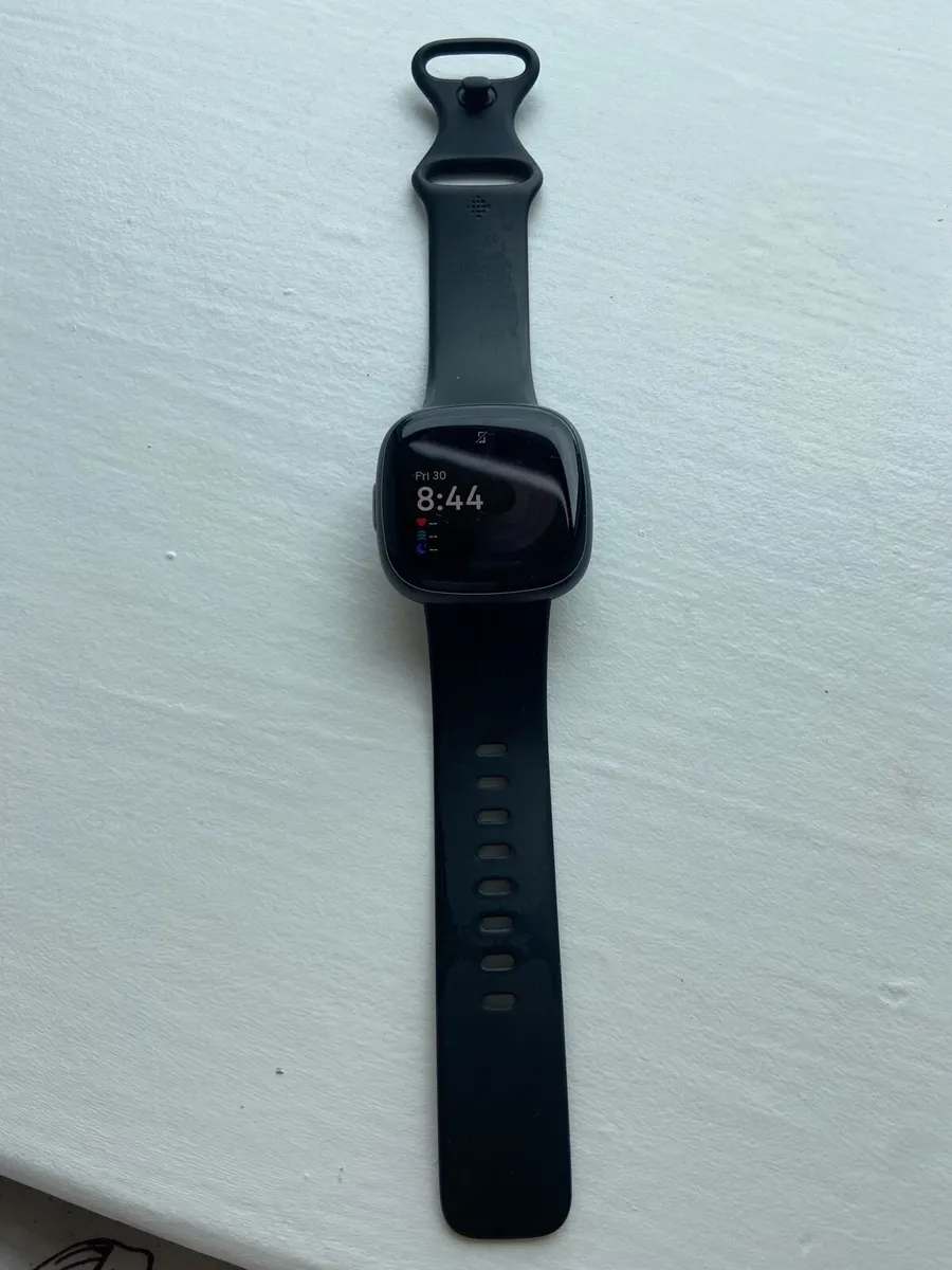 Fitbit Versa 4 - Image 2