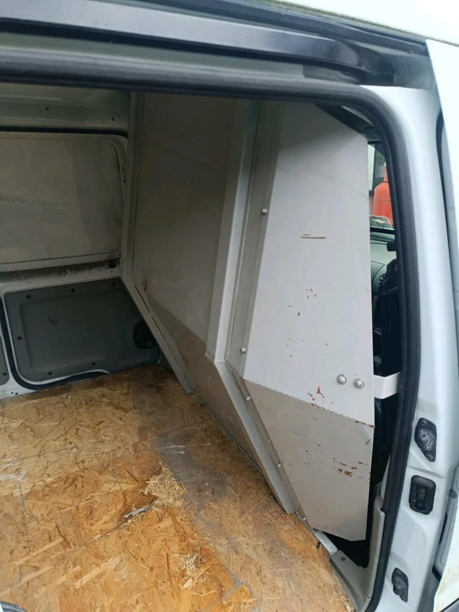 Bulkhead for Renault Kangoo - Image 1