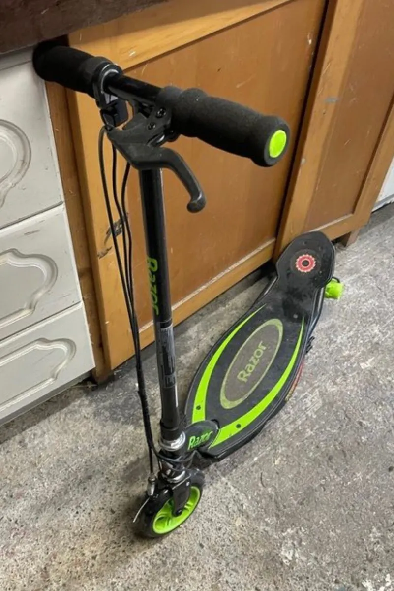 Kids electric scooter - Image 1
