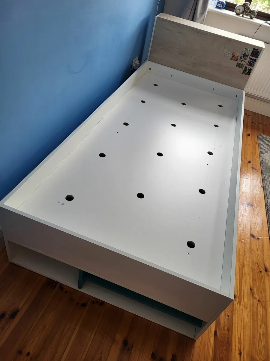 Single bed with ample storage - Image 3