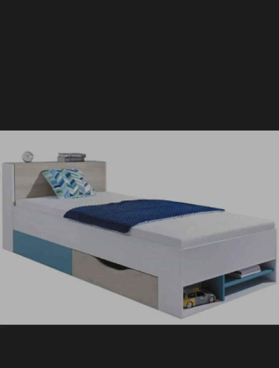 Single bed with ample storage - Image 1