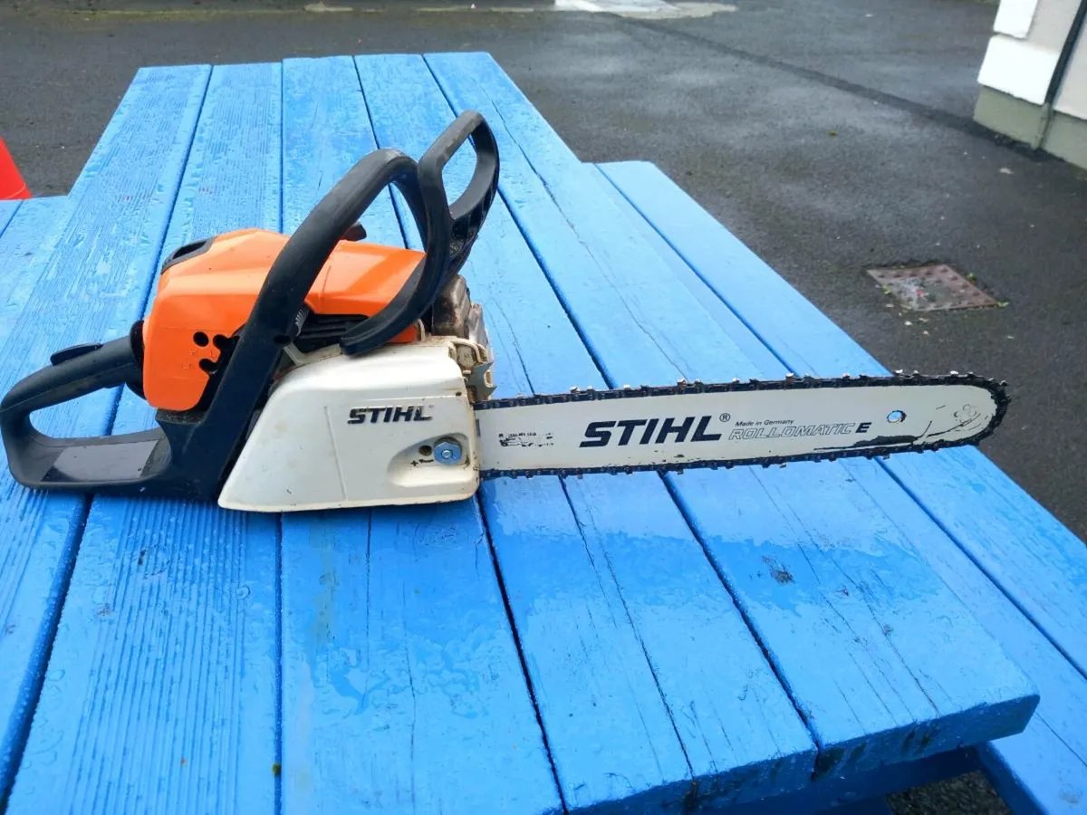 Chain  saw - Image 1