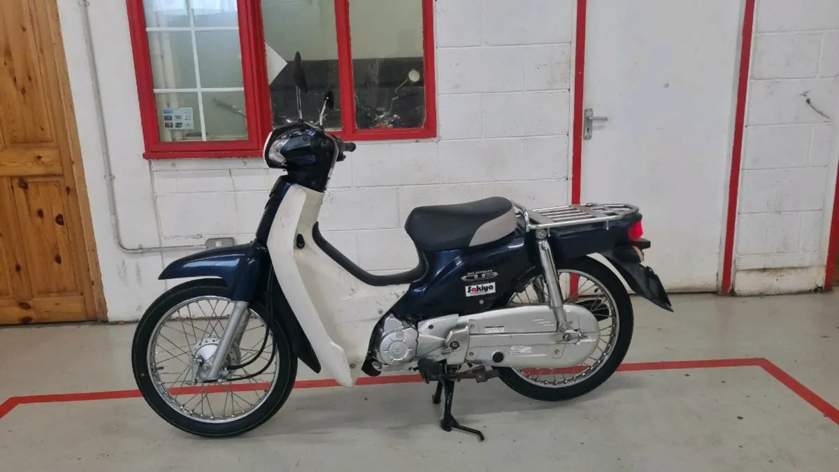 Honda Super Cub 50 New Shape - Image 4