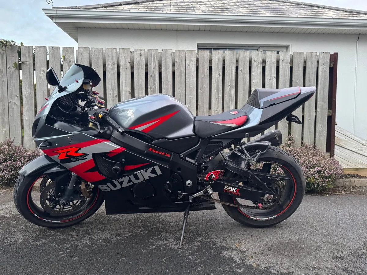 Suzuki GSXR 750 K4 - Image 1