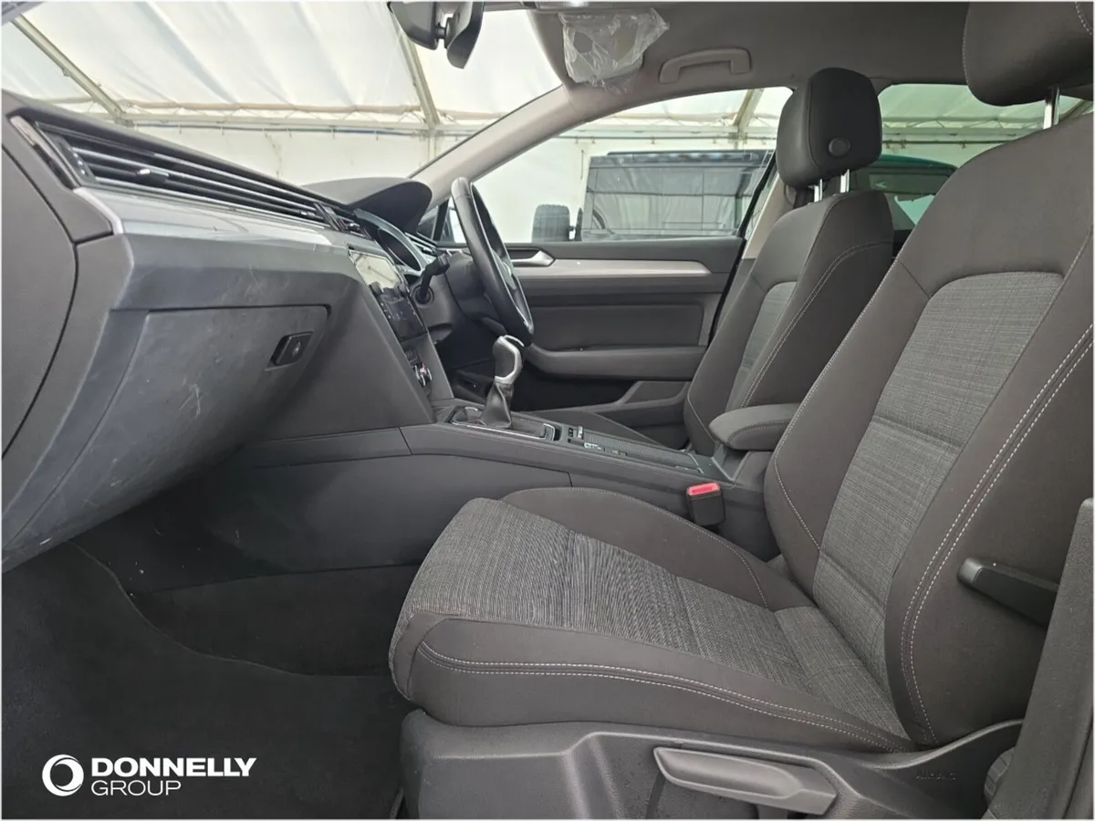 Volkswagen Passat Diesel Saloon SE Nav - Image 2