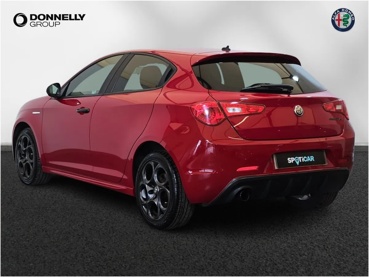 Alfa Romeo Giulietta Hatchback Speciale - Image 2