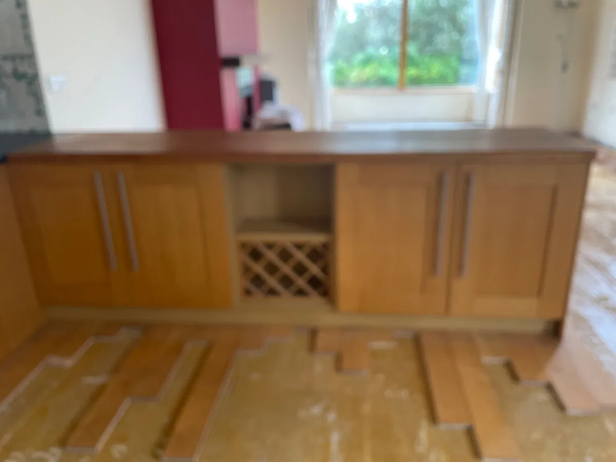 Kitchen cupboards & worktops - Image 1
