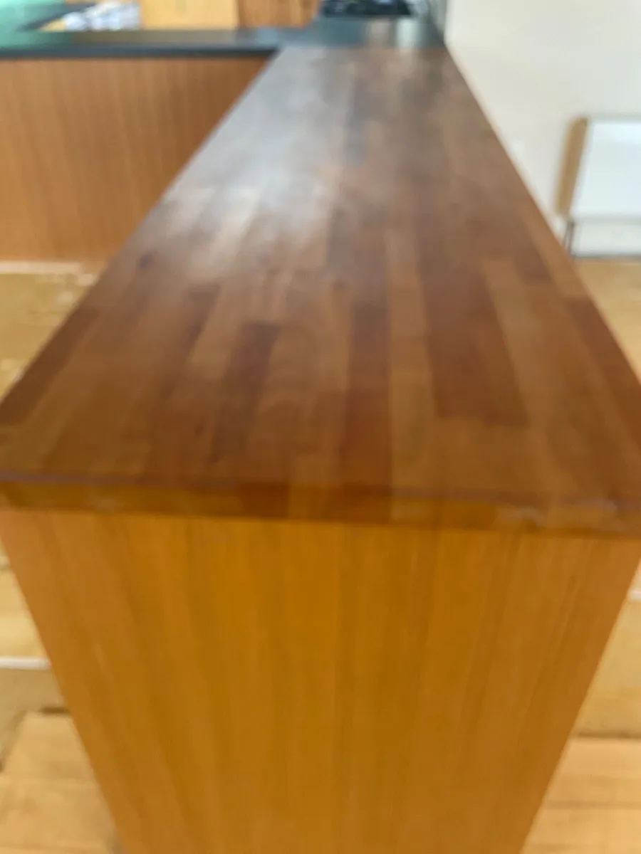 Kitchen cupboards & worktops - Image 3