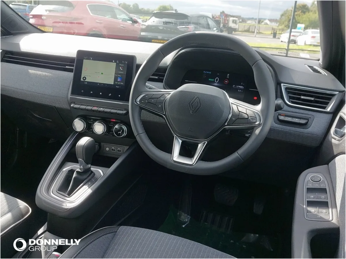 Renault Clio Hatchback Techno - Image 4