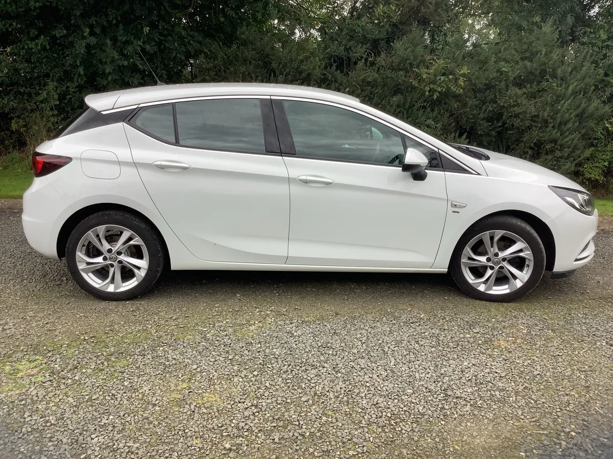 Car - Image 2