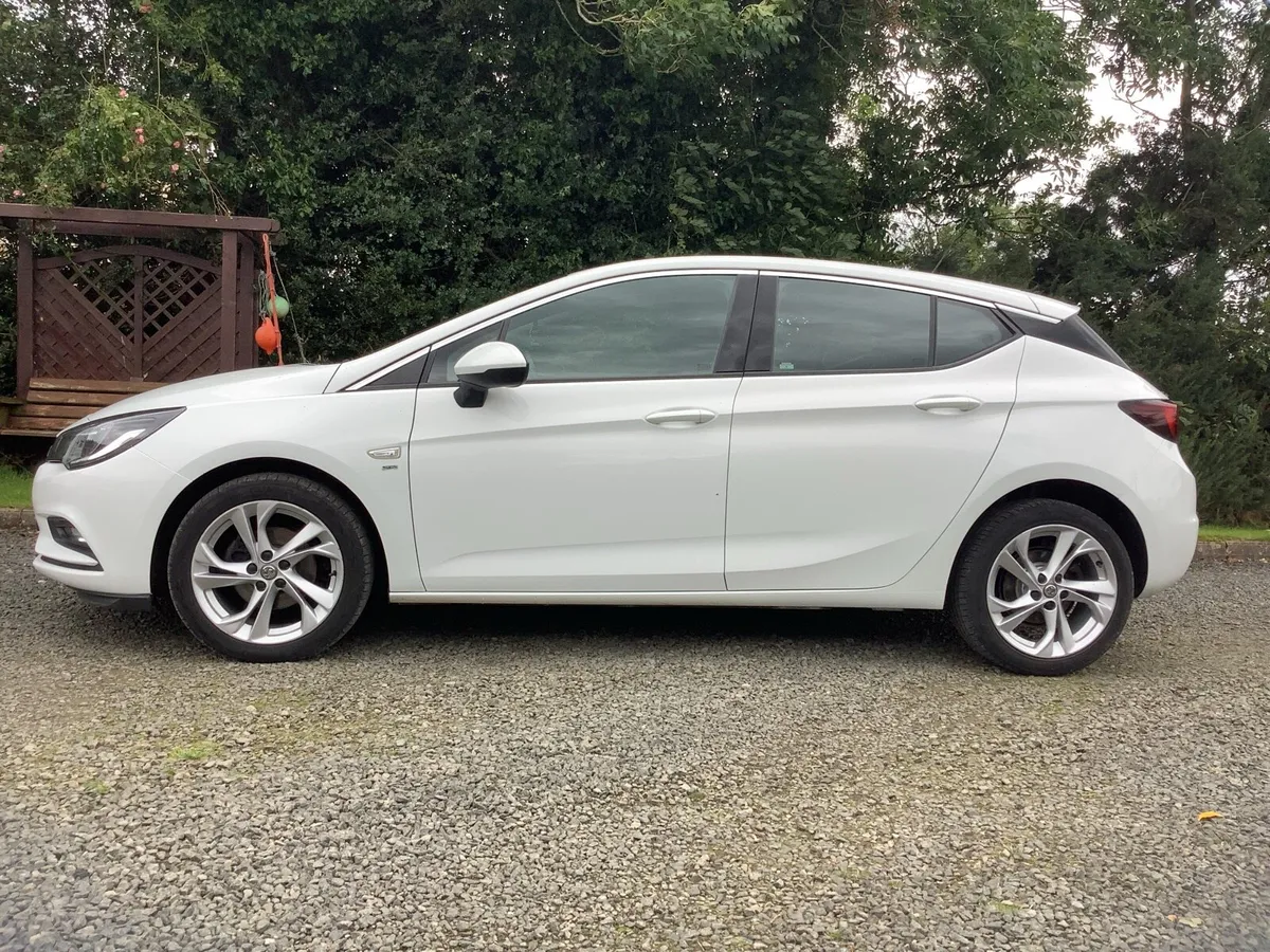 Car - Image 3