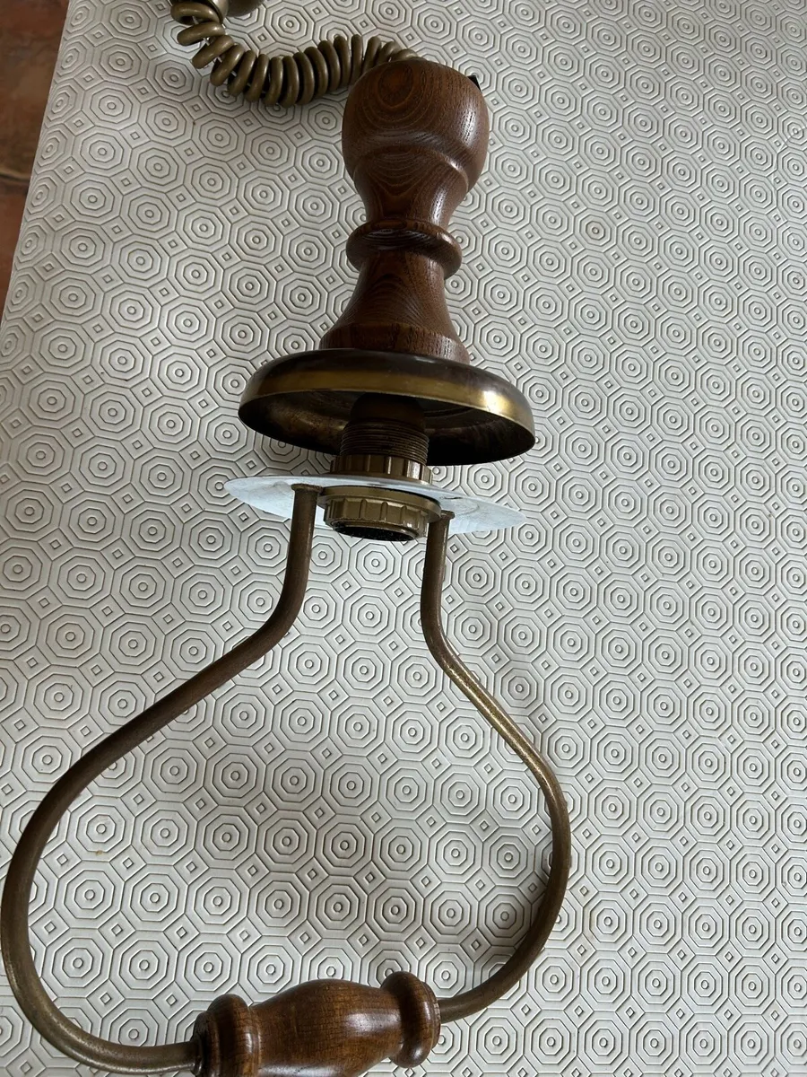 Vintage Pull-Down Farmhouse Lamp – Wood & Brass - Image 2