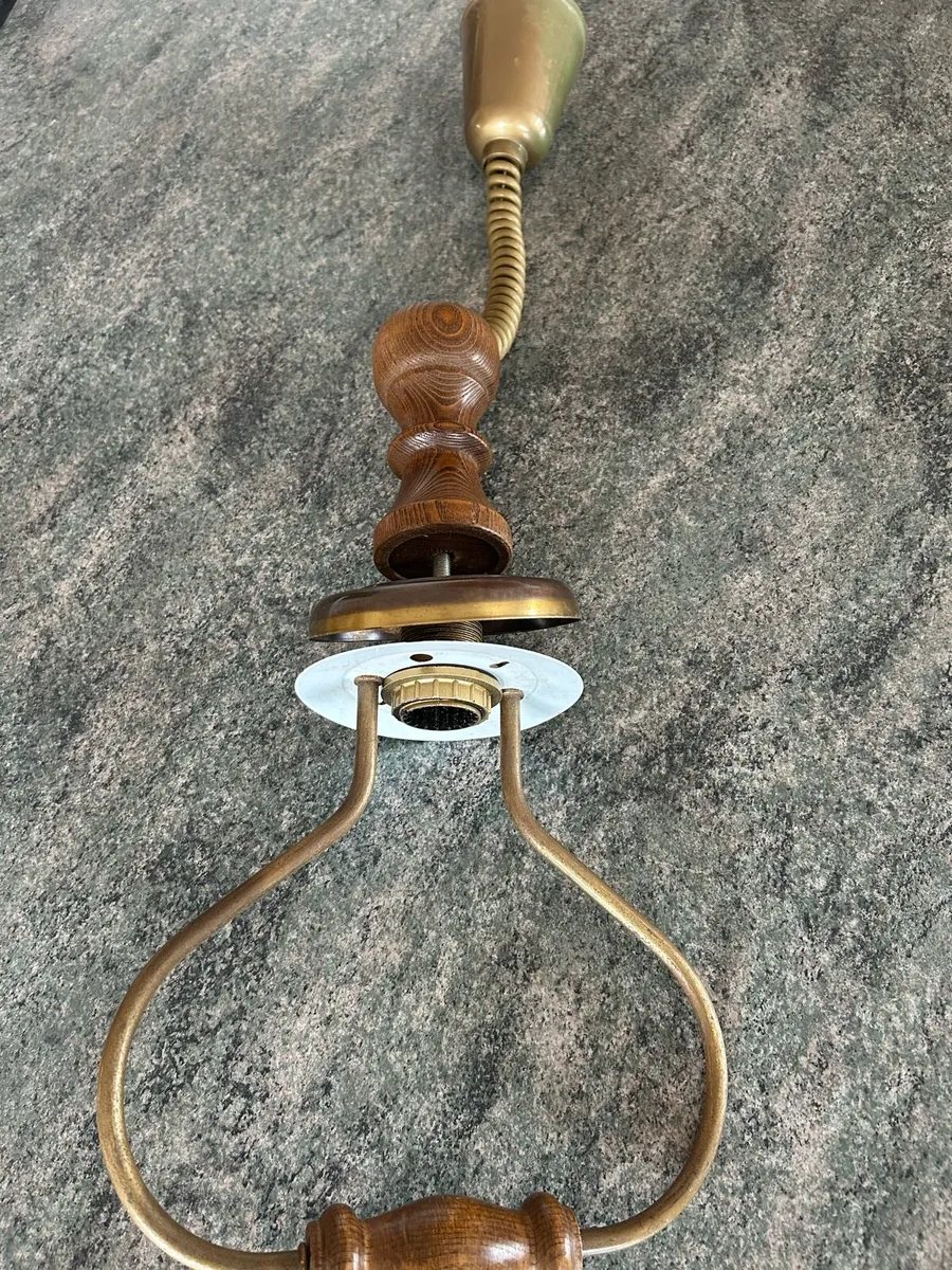 Vintage Pull-Down Farmhouse Lamp – Wood & Brass - Image 4