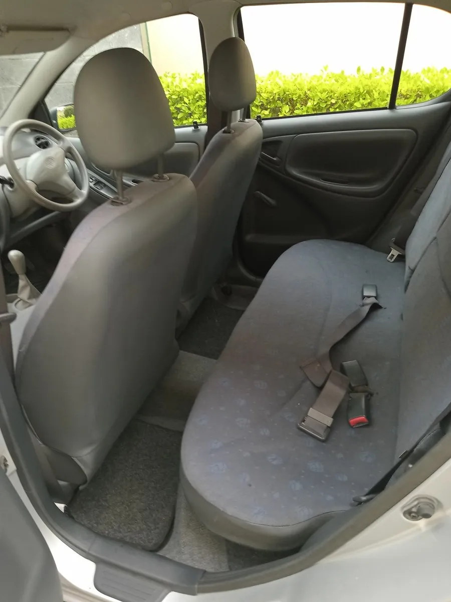 Toyota Yaris 2003 - Image 2