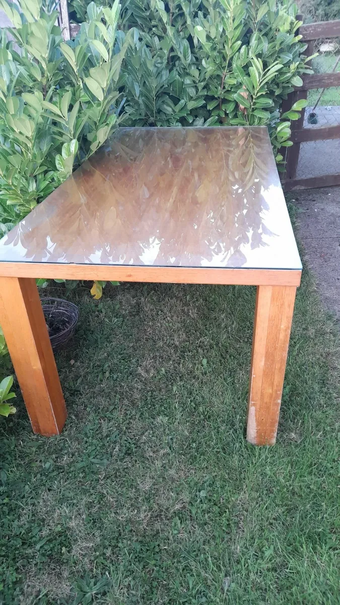 Table with glass top , free to take. - Image 4