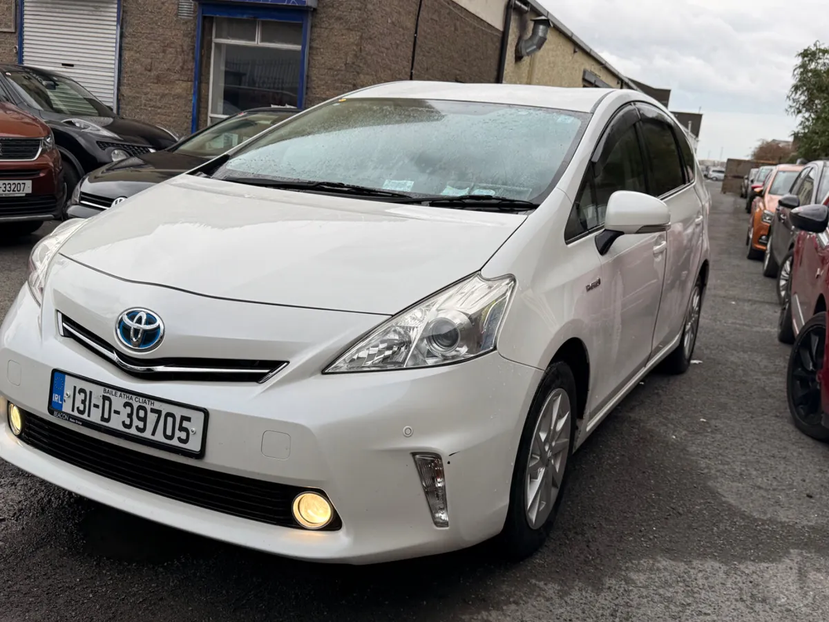 Toyota Prius Alfa / plus  2013 with warranty - Image 1