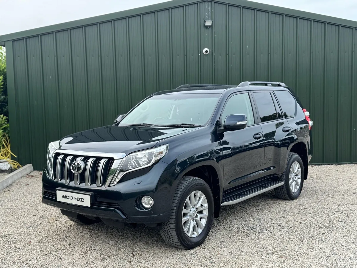 2017 TOYOTA LANDCRUISER LC5 VERY HIGH SPEC 7SEATER - Image 2
