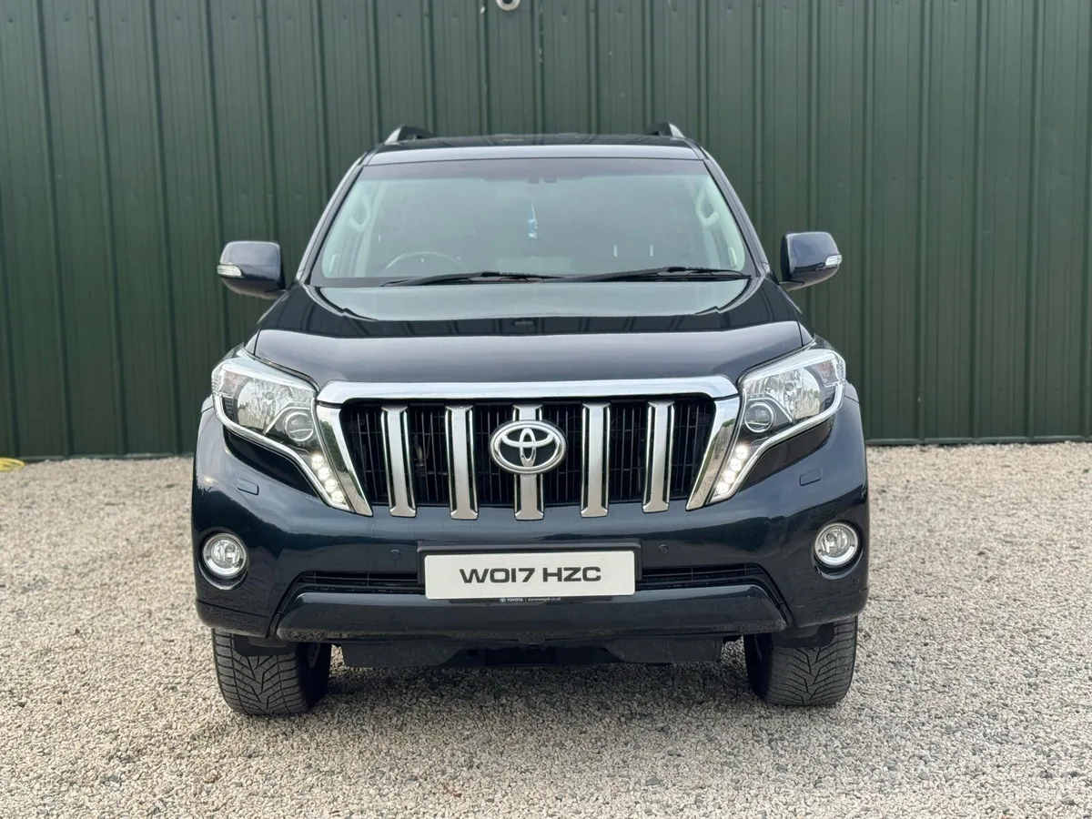 2017 TOYOTA LANDCRUISER LC5 VERY HIGH SPEC 7SEATER - Image 3