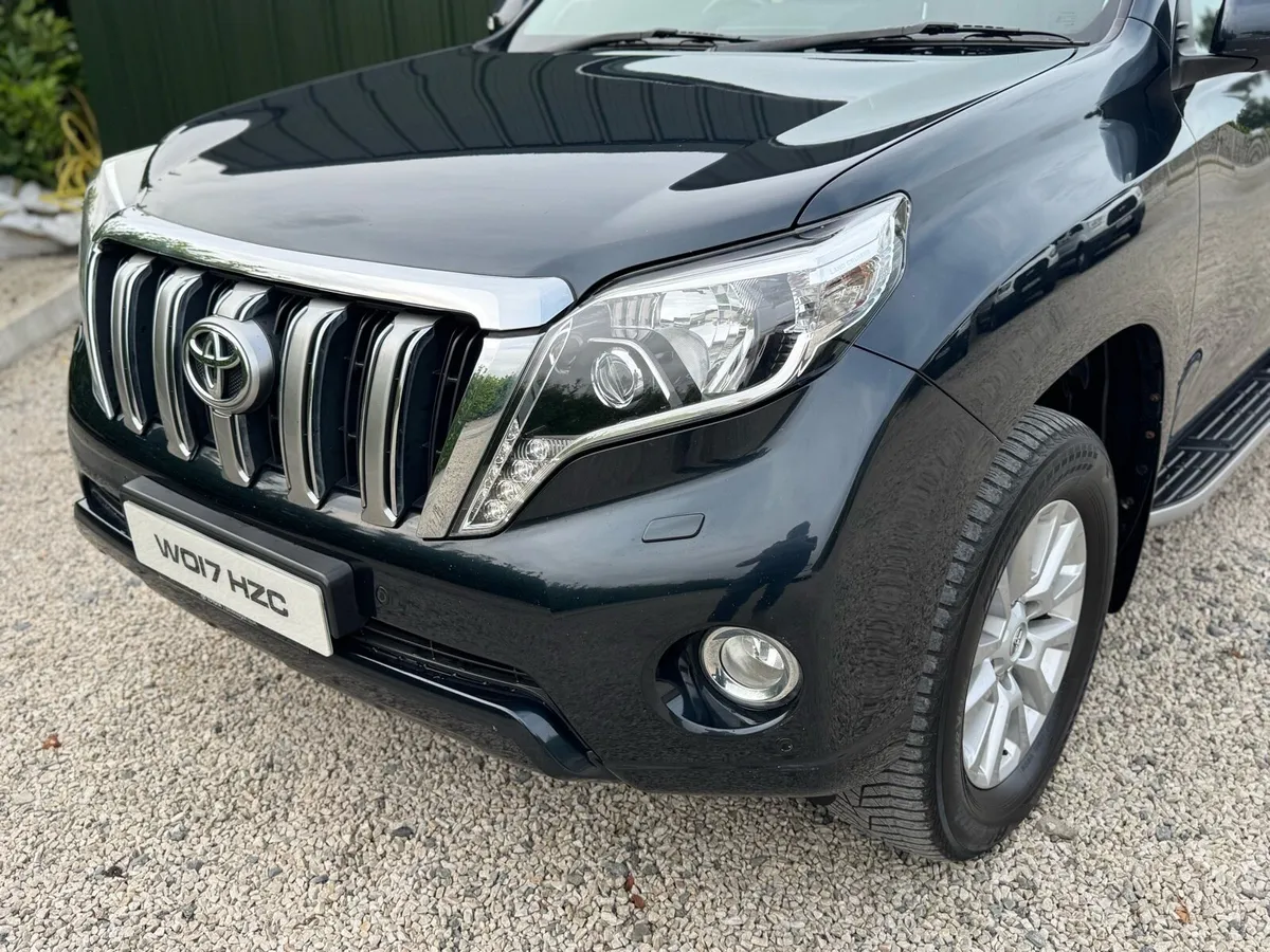 2017 TOYOTA LANDCRUISER LC5 VERY HIGH SPEC 7SEATER - Image 4