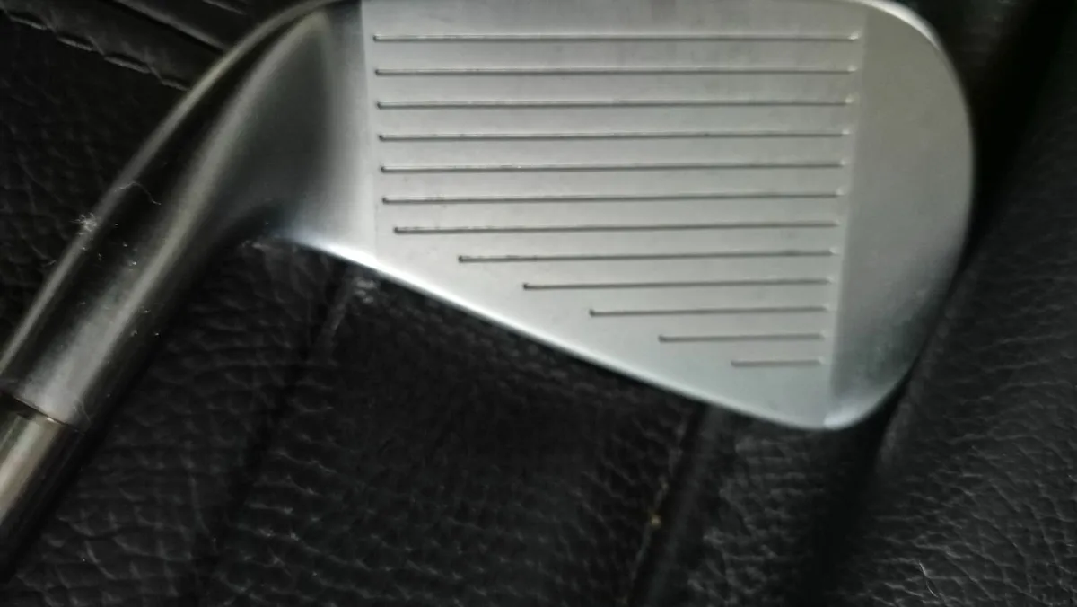 Mizuno JPX hot metal 7 iron demo - Image 2