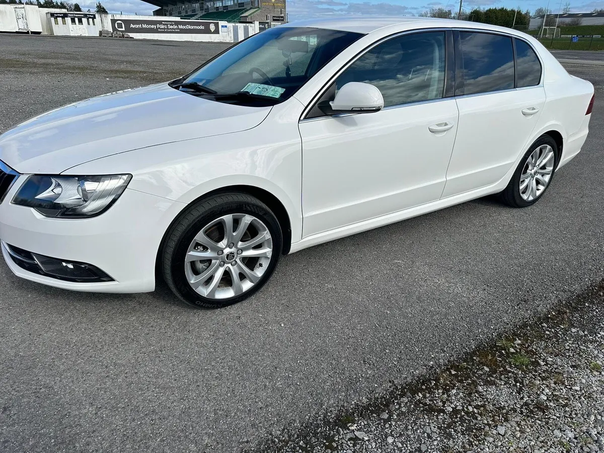 Skoda Superb 2014 - Image 1