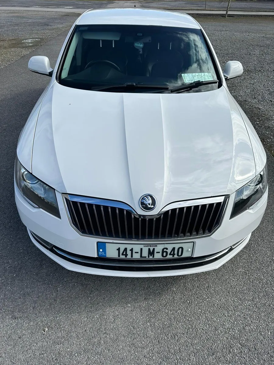 Skoda Superb 2014 - Image 2