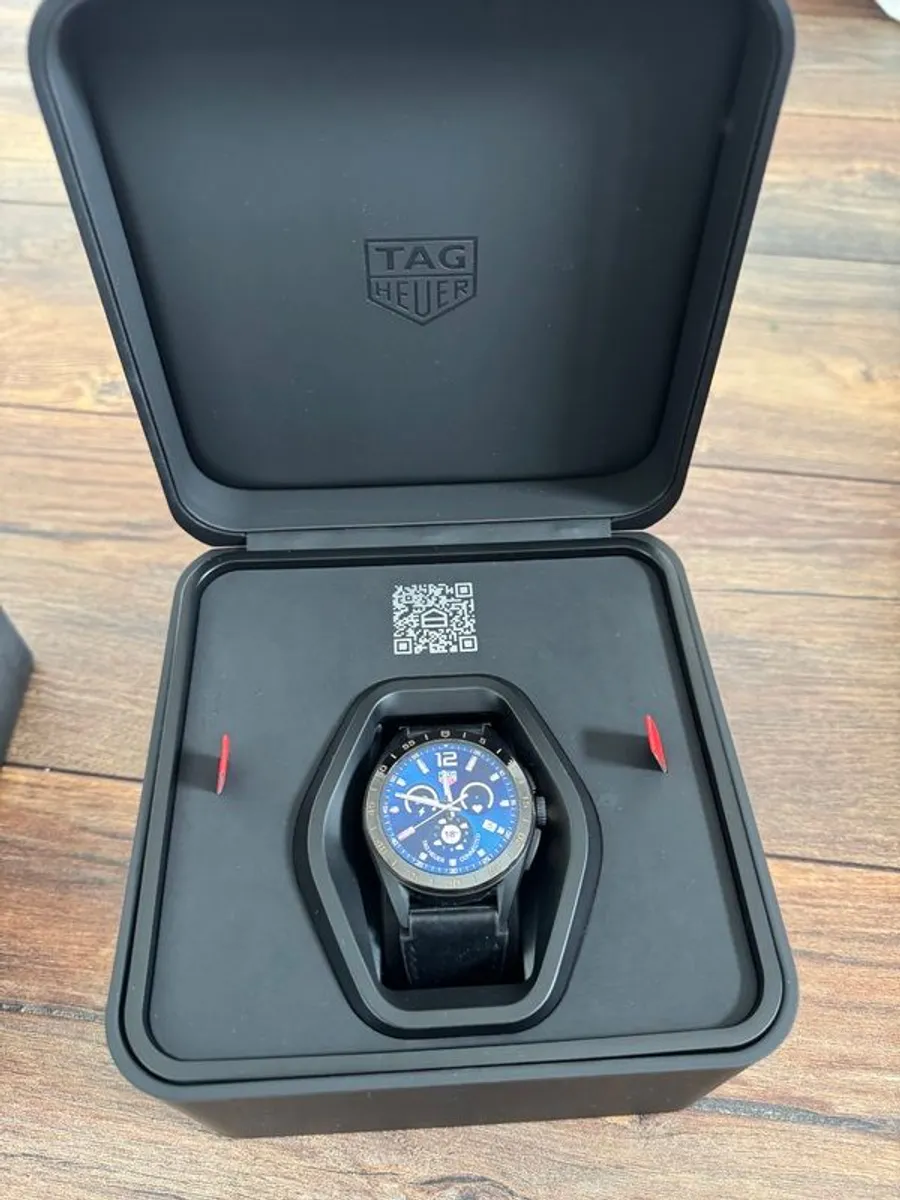 Tag Heuer Connected E4 45mm titanium smart watch - Image 3