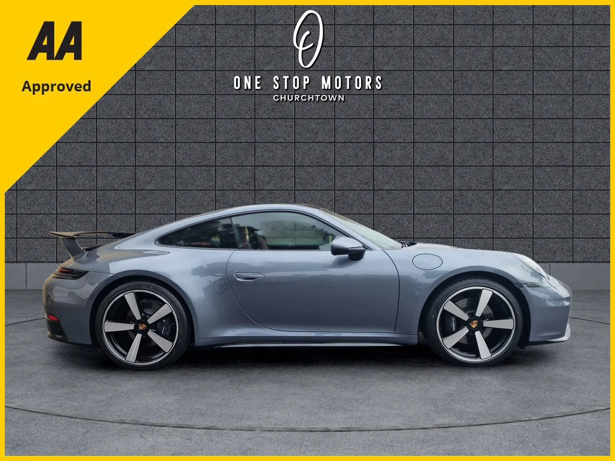 242 Porsche 911 Carrera DELIVERY MILEAGE *BIG SPEC - Image 4