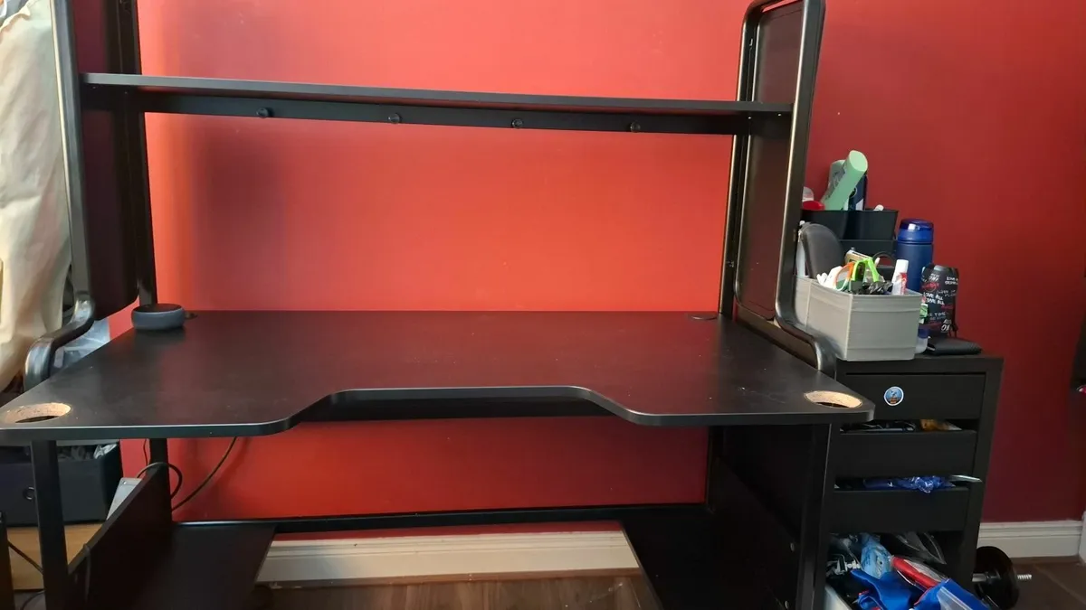 Desk - Image 4