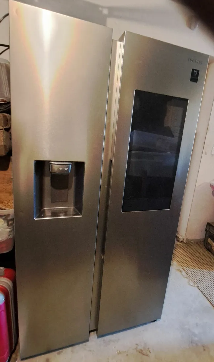 SAMSUNG Family Hub American-Style Smart fridge - Image 1