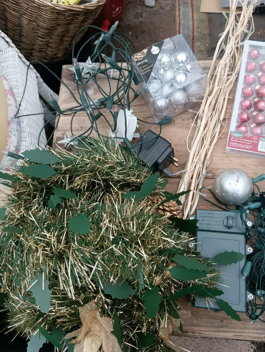 Few Christmas bits , 2 sets lights 10 for lot - Image 3
