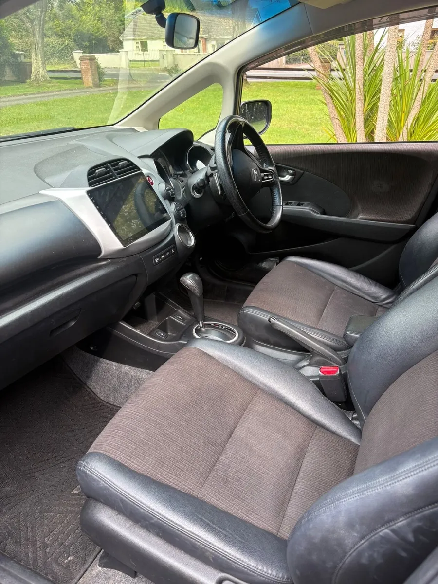 Honda Fit 2013 - Image 2