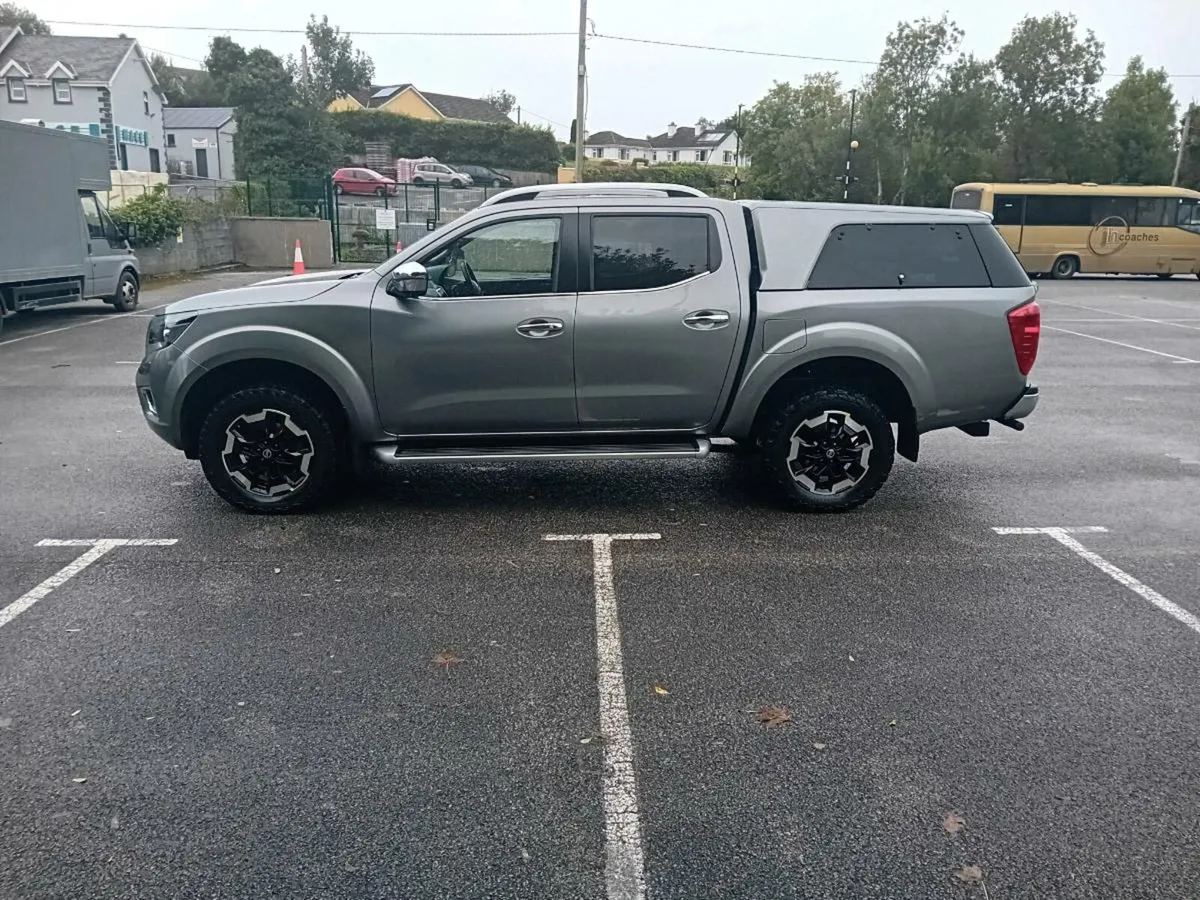 2020 Nissan Navara Crew Cab - Image 3