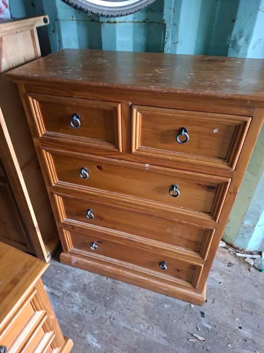 Bedroom furniture - Image 1