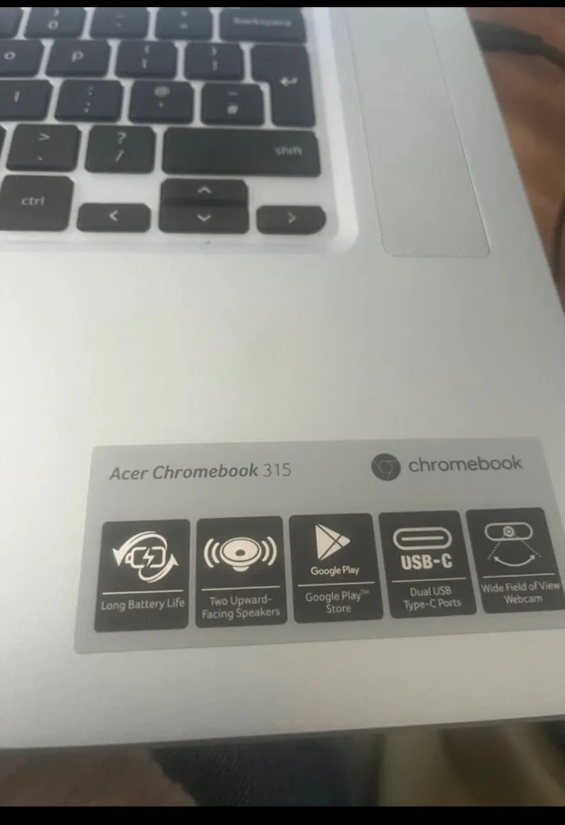 Acer Chromebook LIKE NEW - Image 2