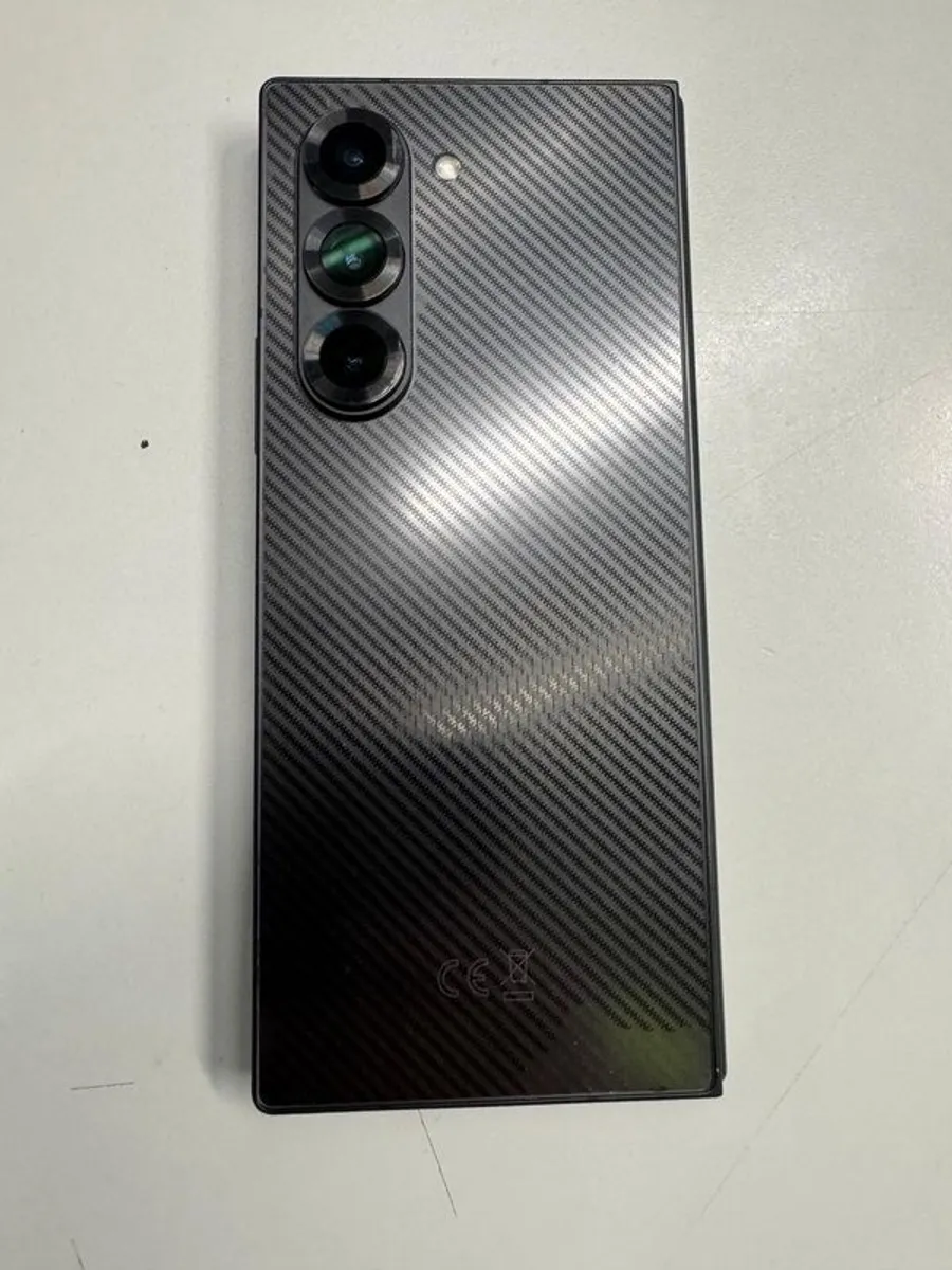 Samsung Z Fold  6 - Image 4