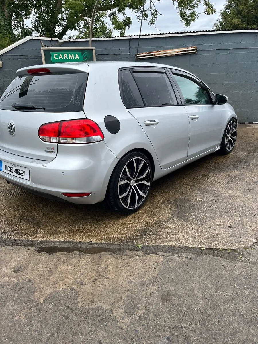 2011 Volkswagen Golf - Image 4
