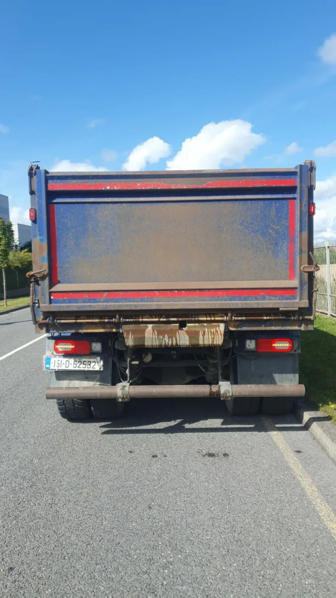 Renault Tipper 10x4 - Image 4