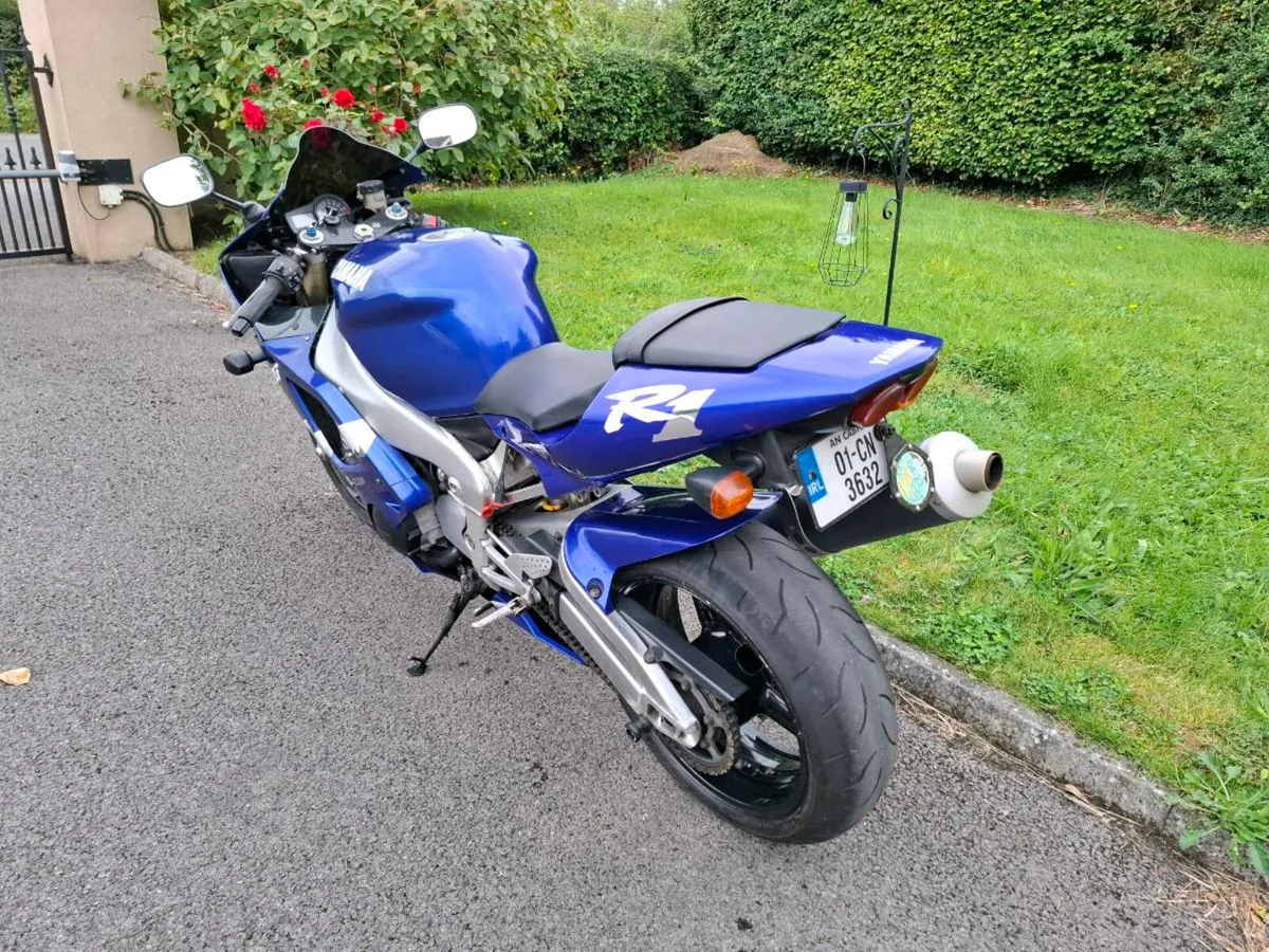 R1 BLUE 2001 MINT CONDITION - Image 3