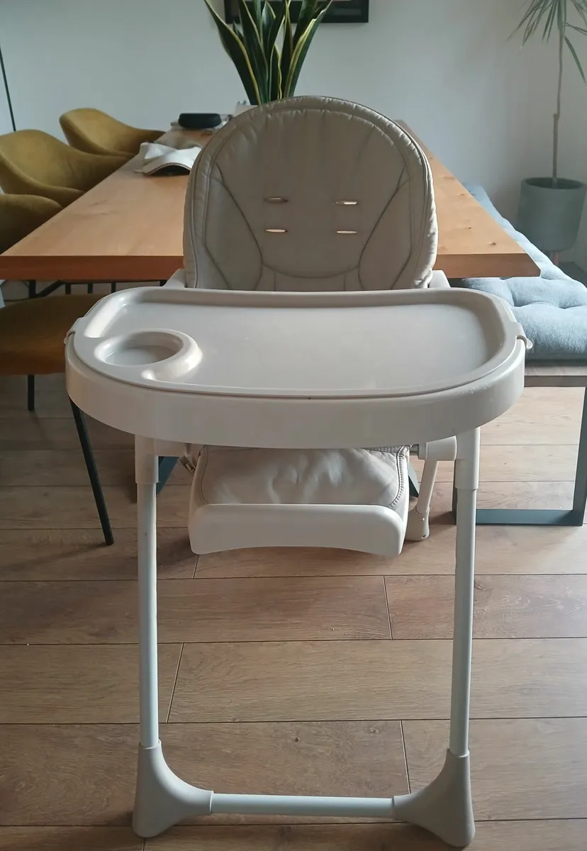 High chair - Image 1