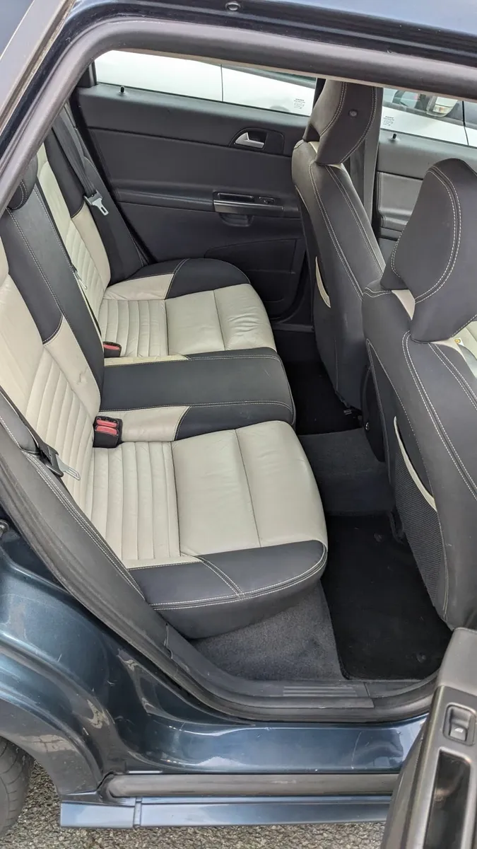 Volvo V50 2011 - Image 4