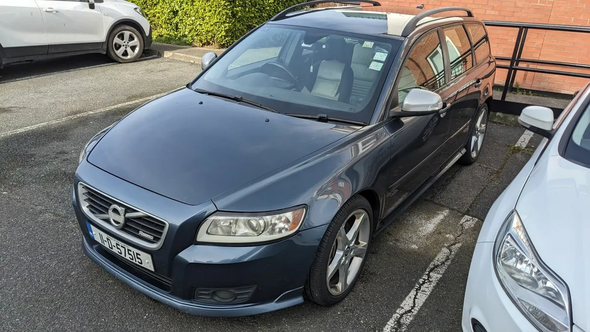 Volvo V50 2011 - Image 1